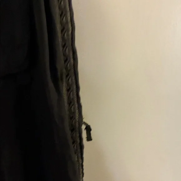 NWT Johnny Was Biya Black Adventura Cargo Pants with Floral Embroidery size 2 - Picture 11 of 15